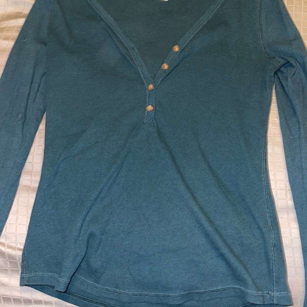 Old Navy green long sleeve top